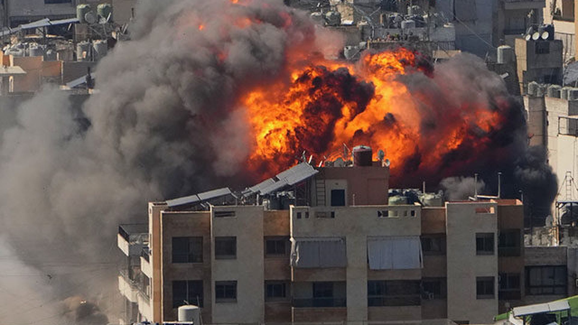 AP26068404342012-640x480